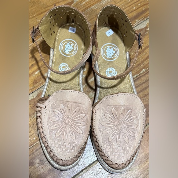 Macarena Collection Women’s Sandals - Picture 2 of 6